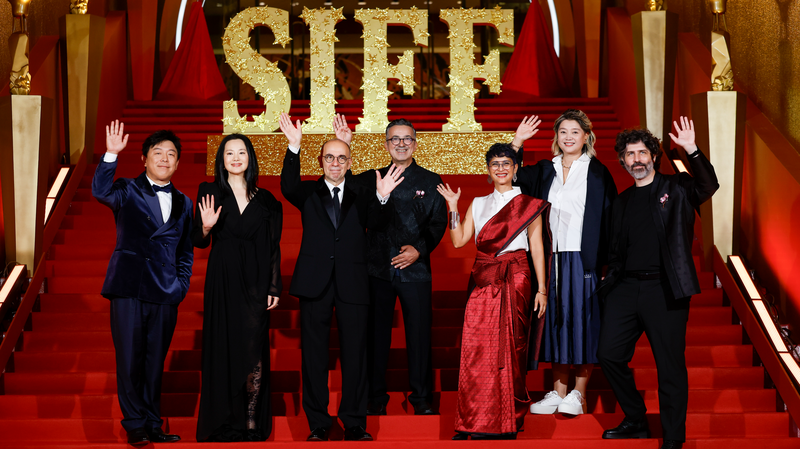Golden_Goblet_Gala_Celebrates_Cinema_Legacy_at_Shanghai_Film_Festival - Khabar Asia Golden_Goblet_Gala_Celebrates_Cinema_Legacy_at_Shanghai_Film_Festival