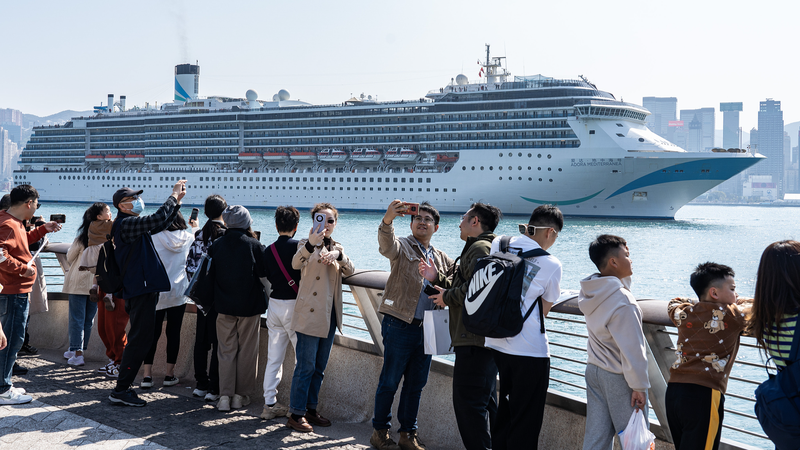 Hong_Kong_Sees_20M_Visitors_in_2025__Eyes_Tourism_Growth - Khabar Asia Hong_Kong_Sees_20M_Visitors_in_2025__Eyes_Tourism_Growth