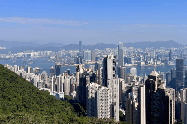 Hong Kong’s Peak Tram: Where City Meets Serenity Hong_Kong_s_Peak_Tram__Where_City_Meets_Serenity