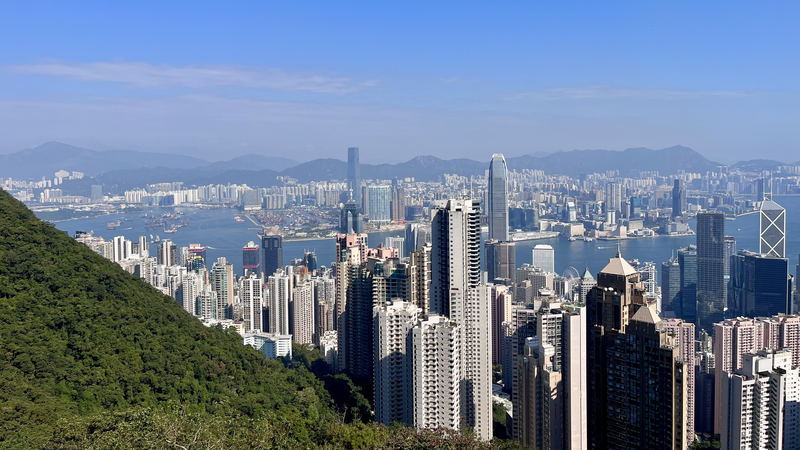 Hong_Kong_s_Peak_Tram__Where_City_Meets_Serenity