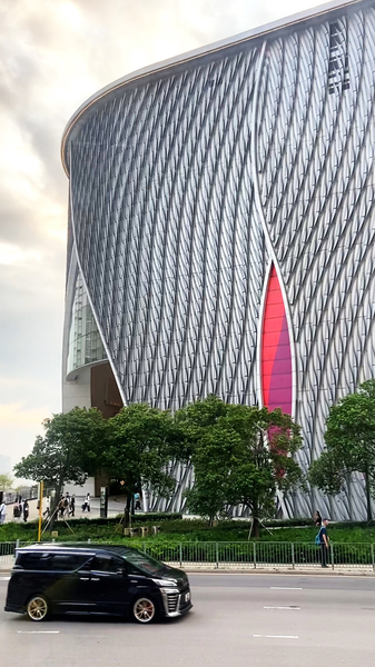 Hong_Kong_s_Xiqu_Center_Revives_Traditional_Chinese_Opera video poster