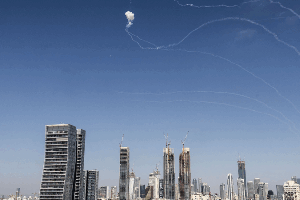 Israel-Iran Conflict Escalates: Live Updates and Global Impact Israel_Iran_Conflict_Escalates__Live_Updates_and_Global_Impact