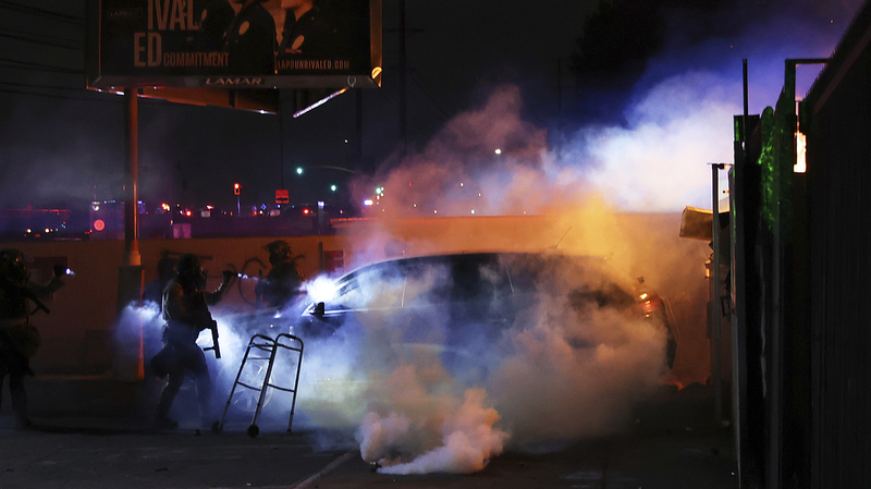 Los_Angeles_Anti_ICE_Protests_Intensify_Amid_Clashes_with_National_Guard_poster - Khabar Asia Los_Angeles_Anti_ICE_Protests_Intensify_Amid_Clashes_with_National_Guard video poster
