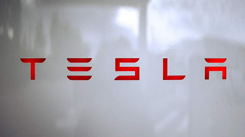 Tesla_Makes_History_with_First_Fully_Driverless_Vehicle_Delivery