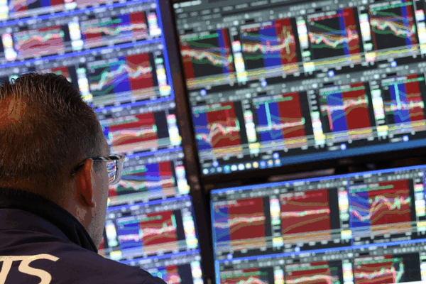 US Stock Futures Dip as Middle East Tensions Fuel Oil Surge US_Stock_Futures_Dip_as_Middle_East_Tensions_Fuel_Oil_Surge