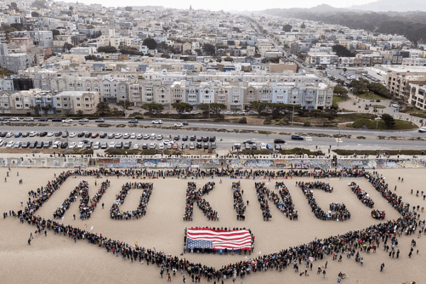 US__No_Kings_Day__Rivals_Target_Trump_Policies_Amid_Rising_Tensions video poster