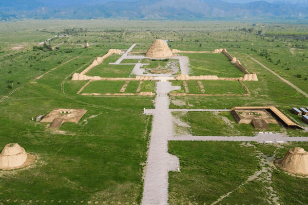 Aerial_Views_Reveal_China_s_Mysterious__Oriental_Pyramids__of_Xixia_Dynasty_poster - Khabar Asia Aerial_Views_Reveal_China_s_Mysterious__Oriental_Pyramids__of_Xixia_Dynasty video poster
