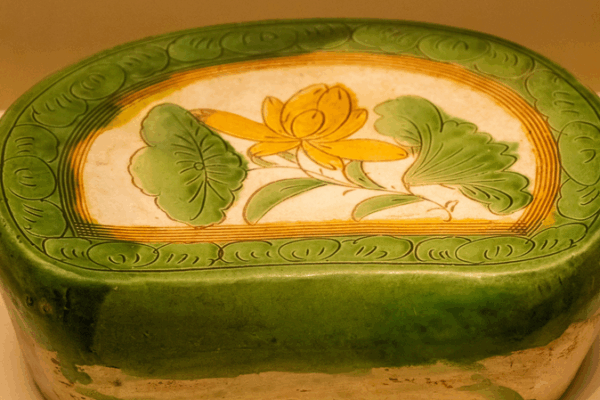 Ancient Chinese Cooling Secrets: Song Dynasty Porcelain Pillows Revealed Ancient_Chinese_Cooling_Secrets__Song_Dynasty_Porcelain_Pillows_Revealed