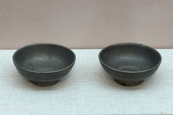 Ancient Chinese Cooling Wisdom: Beating the Heat Without Modern Tech Ancient_Chinese_Cooling_Wisdom__Beating_the_Heat_Without_Modern_Tech
