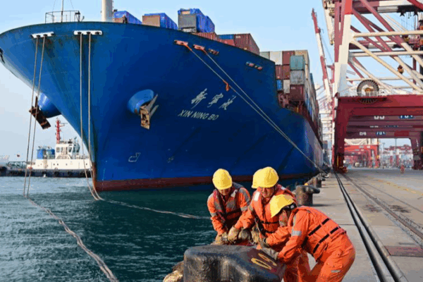 Asia’s Crossroads: Navigating Uncertainty Amid Shifting US Policies Asia_s_Crossroads__Navigating_Uncertainty_Amid_Shifting_US_Policies