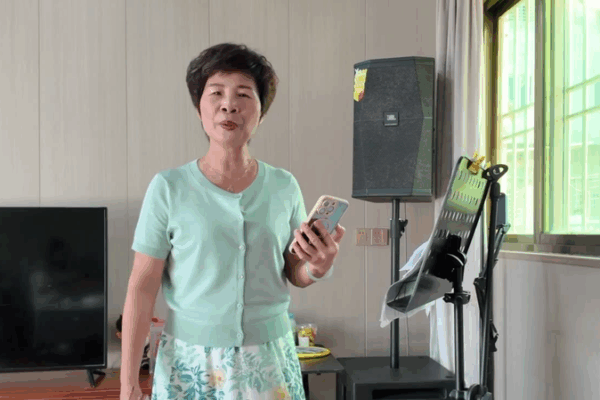 Aunty Ru: 60-Year-Old Chinese Singer Inspires Millions with Viral English Covers Aunty_Ru__60_Year_Old_Chinese_Singer_Inspires_Millions_with_Viral_English_Covers video poster