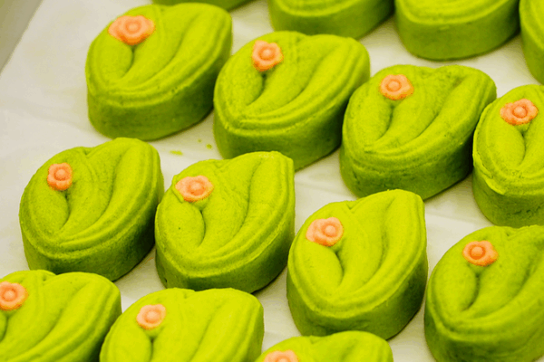 Beihai Park Debuts Summer Pastries Inspired by Imperial Gardens Beihai_Park_Debuts_Summer_Pastries_Inspired_by_Imperial_Gardens