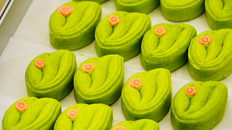 Beihai_Park_Debuts_Summer_Pastries_Inspired_by_Imperial_Gardens - Khabar Asia Beihai_Park_Debuts_Summer_Pastries_Inspired_by_Imperial_Gardens