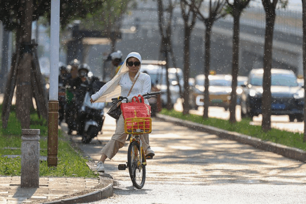 Beijing Mobilizes Flood Defenses as Heavy Rain Threatens City Beijing_Mobilizes_Flood_Defenses_as_Heavy_Rain_Threatens_City