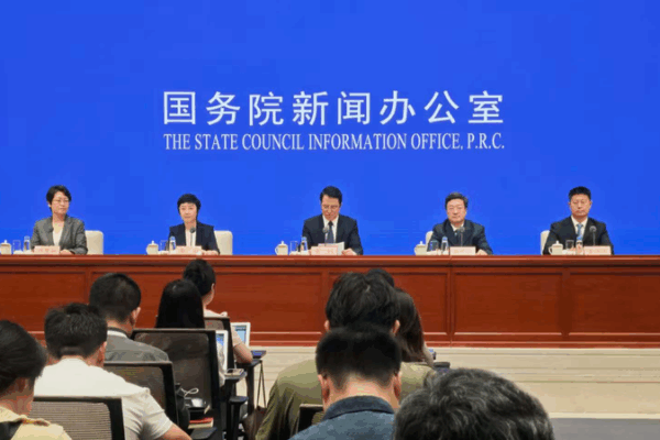 China Achieves 95% Health Insurance Coverage Amid Healthcare Reforms China_Achieves_95__Health_Insurance_Coverage_Amid_Healthcare_Reforms