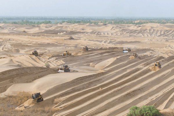 China Advances Desert Control as UN Launches Decade-Long Sandstorm Initiative China_Advances_Desert_Control_as_UN_Launches_Decade_Long_Sandstorm_Initiative