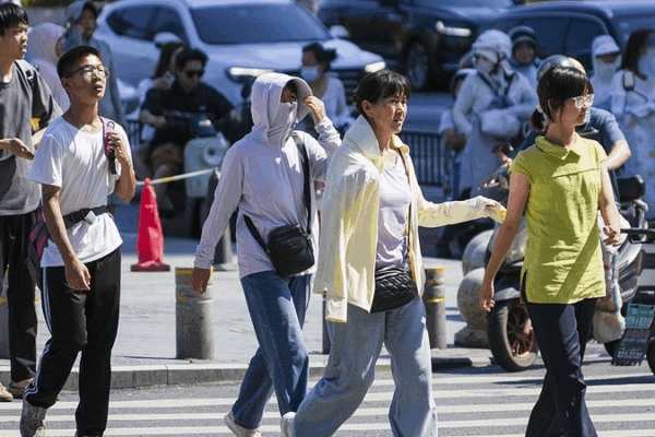 China Battles Record Heatwaves with Emergency Cooling Measures China_Battles_Record_Heatwaves_with_Emergency_Cooling_Measures
