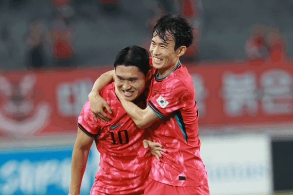China Falls 3-0 to South Korea in East Asian Cup Opener China_Falls_3_0_to_South_Korea_in_East_Asian_Cup_Opener