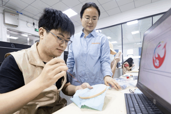 China Launches AI Training Courses to Boost Workforce Skills China_Launches_AI_Training_Courses_to_Boost_Workforce_Skills