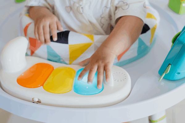 China Launches Nationwide Childcare Subsidies to Boost Birth Rates China_Launches_Nationwide_Childcare_Subsidies_to_Boost_Birth_Rates