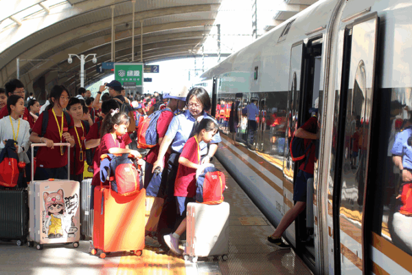 China’s Rail Network Sees Historic 2.24B Passengers in H1 2025 China_s_Rail_Network_Sees_Historic_2_24B_Passengers_in_H1_2025