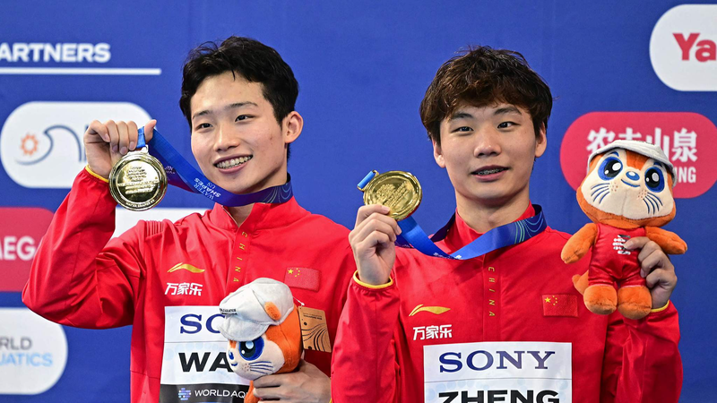 Chinese_Divers_Dominate_with_Double_Gold_at_World_Aquatics_Championships