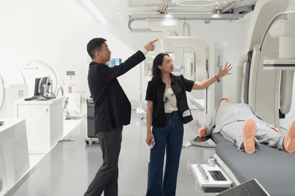 Chinese MedTech Firm Expands Radiology Services in Brazil via BRICS Partnership Chinese_MedTech_Firm_Expands_Radiology_Services_in_Brazil_via_BRICS_Partnership video poster