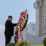 DPRK_Leader_Visits_China_DPRK_Friendship_Tower_on_War_Anniversary - Khabar Asia DPRK_Leader_Visits_China_DPRK_Friendship_Tower_on_War_Anniversary