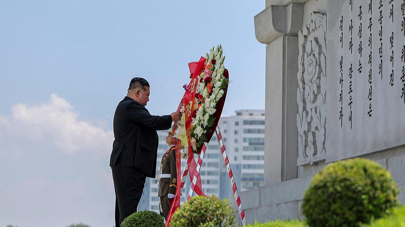DPRK_Leader_Visits_China_DPRK_Friendship_Tower_on_War_Anniversary - Khabar Asia DPRK_Leader_Visits_China_DPRK_Friendship_Tower_on_War_Anniversary