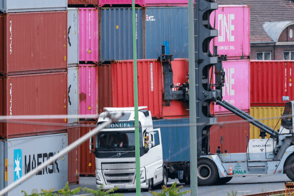 EU Firms Warn U.S. Tariffs Threaten Global Economic Stability EU_Firms_Warn_U_S__Tariffs_Threaten_Global_Economic_Stability