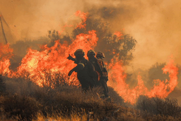 Europe Swelters Under Record Heat: Fatalities, Wildfires Reported Europe_Swelters_Under_Record_Heat__Fatalities__Wildfires_Reported