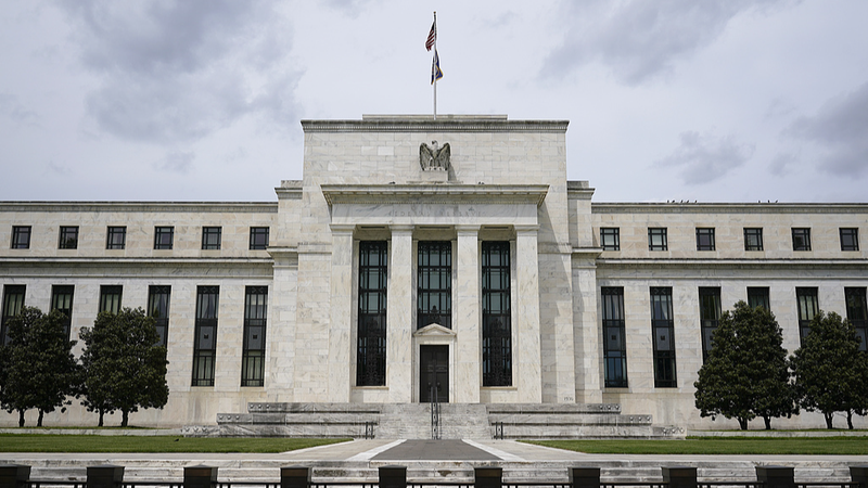 Fed Signals Caution as Tariffs Fuel US Economic Uncertainty Fed_Signals_Caution_as_Tariffs_Fuel_US_Economic_Uncertainty