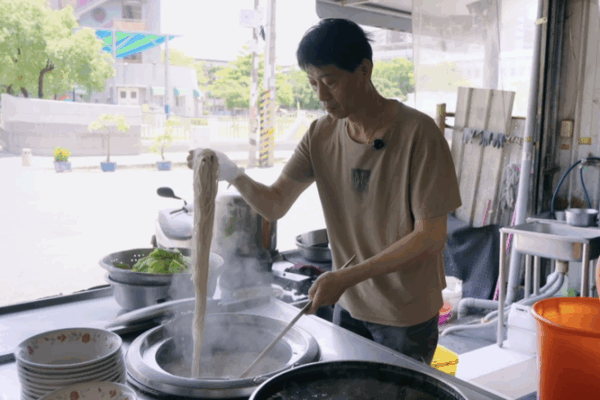 From Military Villages to Global Tables: Taiwan’s Iconic Beef Noodles From_Military_Villages_to_Global_Tables__Taiwan_s_Iconic_Beef_Noodles video poster