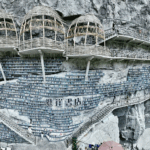 Guangxi_s_Cliffside_Bookstore_Blends_Nature_and_Culture_in_Sinkhole_Marvel - Khabar Asia Guangxi_s_Cliffside_Bookstore_Blends_Nature_and_Culture_in_Sinkhole_Marvel