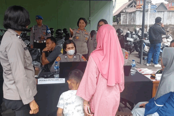 Indonesia Ship Sinking: Families Identify Victims as Search Continues Indonesia_Ship_Sinking__Families_Identify_Victims_as_Search_Continues video poster