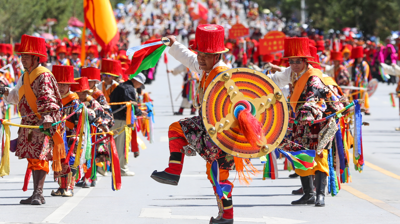 Khampa_Parade_Celebrates_Tibetan_Heritage_in_Qinghai_s_Yushu - Khabar Asia Khampa_Parade_Celebrates_Tibetan_Heritage_in_Qinghai_s_Yushu