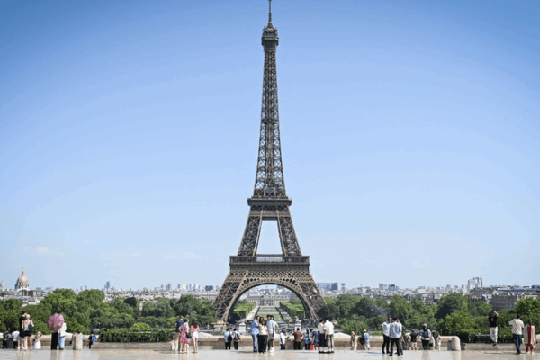 Paris Heatwave Closes Eiffel Tower Summit: Live Skyline View Paris_Heatwave_Closes_Eiffel_Tower_Summit__Live_Skyline_View video poster