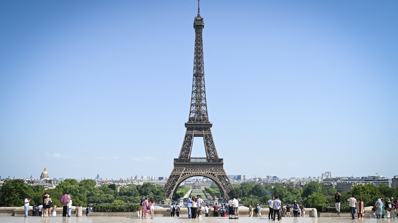 Paris_Heatwave_Closes_Eiffel_Tower_Summit__Live_Skyline_View_poster - Khabar Asia Paris_Heatwave_Closes_Eiffel_Tower_Summit__Live_Skyline_View video poster