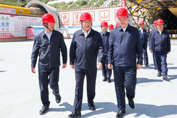 Premier Li Stresses High-Quality Development in Xizang Infrastructure Projects Premier_Li_Stresses_High_Quality_Development_in_Xizang_Infrastructure_Projects