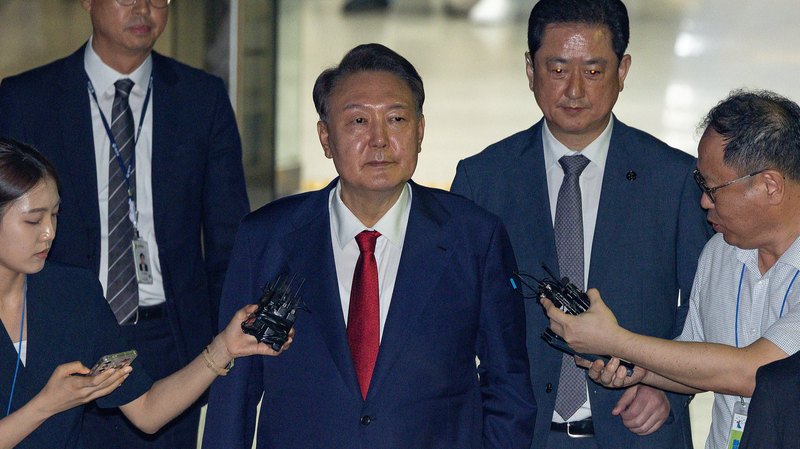 Seoul_Court_Orders_Arrest_of_Ex_President_Yoon_Over_Martial_Law_Controversy - Khabar Asia Seoul_Court_Orders_Arrest_of_Ex_President_Yoon_Over_Martial_Law_Controversy