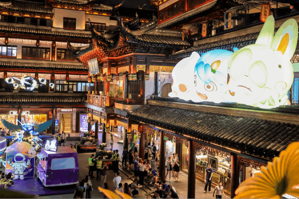 Shanghai’s Floating Art Exhibition Signals China’s Cultural-Commerce Evolution Shanghai_s_Floating_Art_Exhibition_Signals_China_s_Cultural_Commerce_Evolution