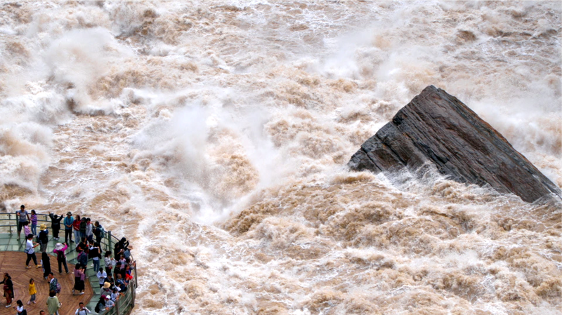 Tiger Leaping Gorge: Nature’s Summer Escape in Yunnan Tiger Leaping Gorge: Nature’s Summer Escape in Yunnan