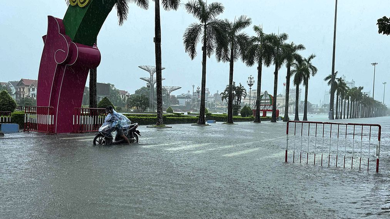 Typhoon Wipha Triggers Floods, Landslides in Central Vietnam Typhoon_Wipha_Triggers_Floods__Landslides_in_Central_Vietnam