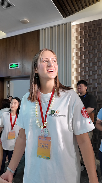 US_China_Youth_Choirs_Harmonize_for_Cross_Pacific_Peace video poster