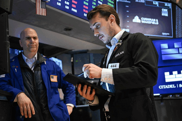US Stocks Mixed as Earnings, Trade Moves Shape Markets US_Stocks_Mixed_as_Earnings__Trade_Moves_Shape_Markets