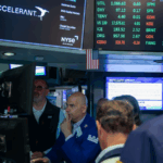 US_Stocks_Mixed_as_Earnings__Trade_Talks_Drive_Market_Volatility - Khabar Asia US_Stocks_Mixed_as_Earnings__Trade_Talks_Drive_Market_Volatility