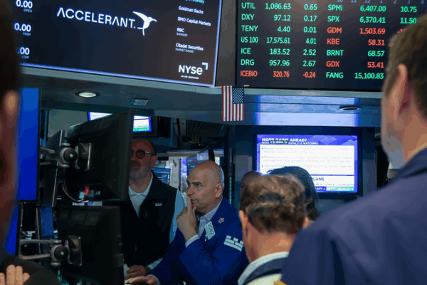 US Stocks Mixed as Earnings, Trade Talks Drive Market Volatility US_Stocks_Mixed_as_Earnings__Trade_Talks_Drive_Market_Volatility