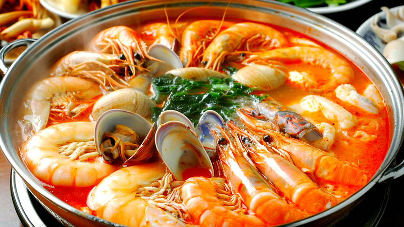 Hainan’s Zaopo Vinegar Hot Pot: A Culinary Heritage on the Rise