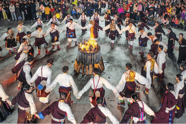 Xi’s Ethnic Unity Vision Published in Minority Languages Xi_s_Ethnic_Unity_Vision_Published_in_Minority_Languages