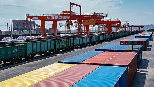 Xinjiang Railway Ports Surpass 10,000 China-Europe Freight Trains in 2025 Xinjiang_Railway_Ports_Surpass_10_000_China_Europe_Freight_Trains_in_2025